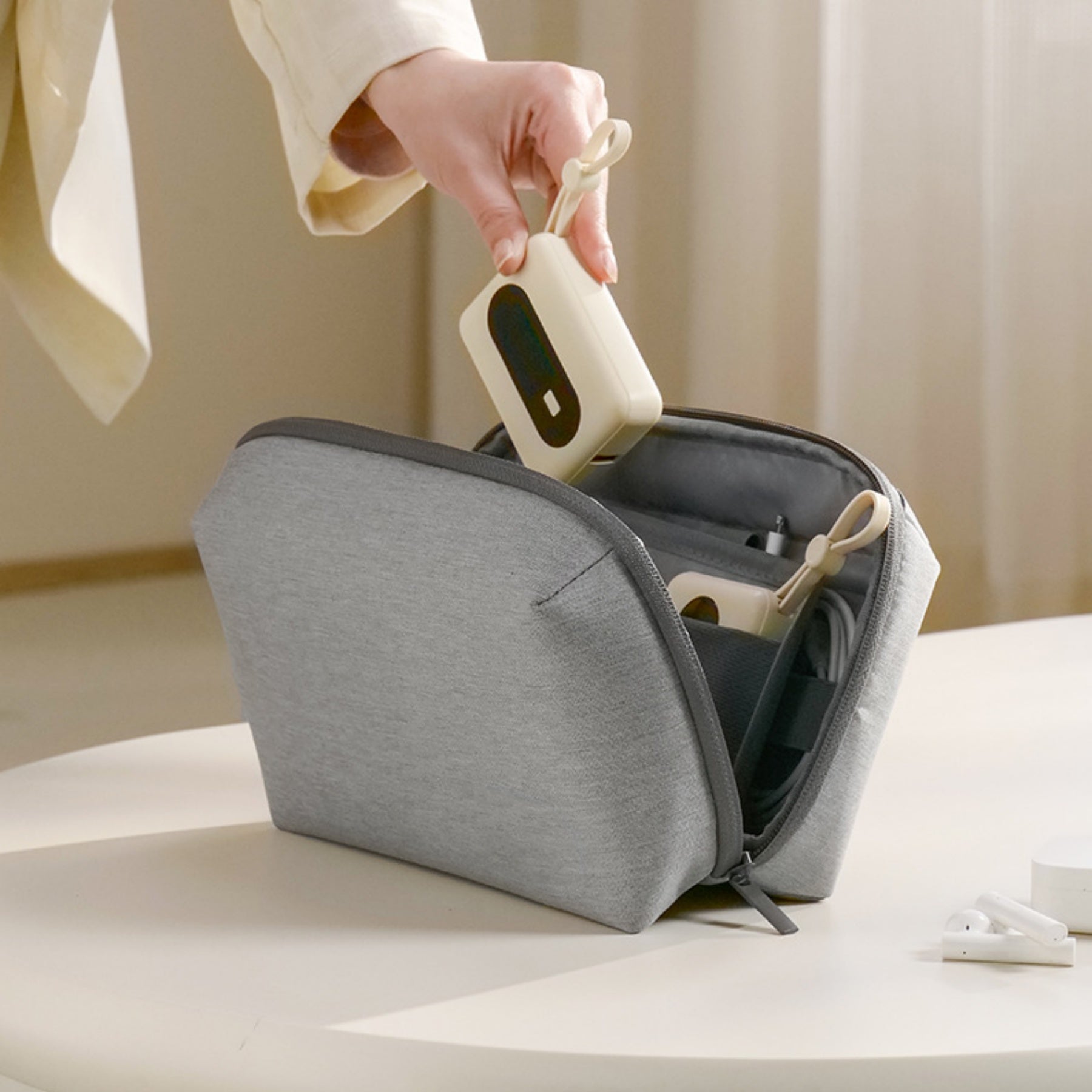 Handheld Data Cable Organizer Bag