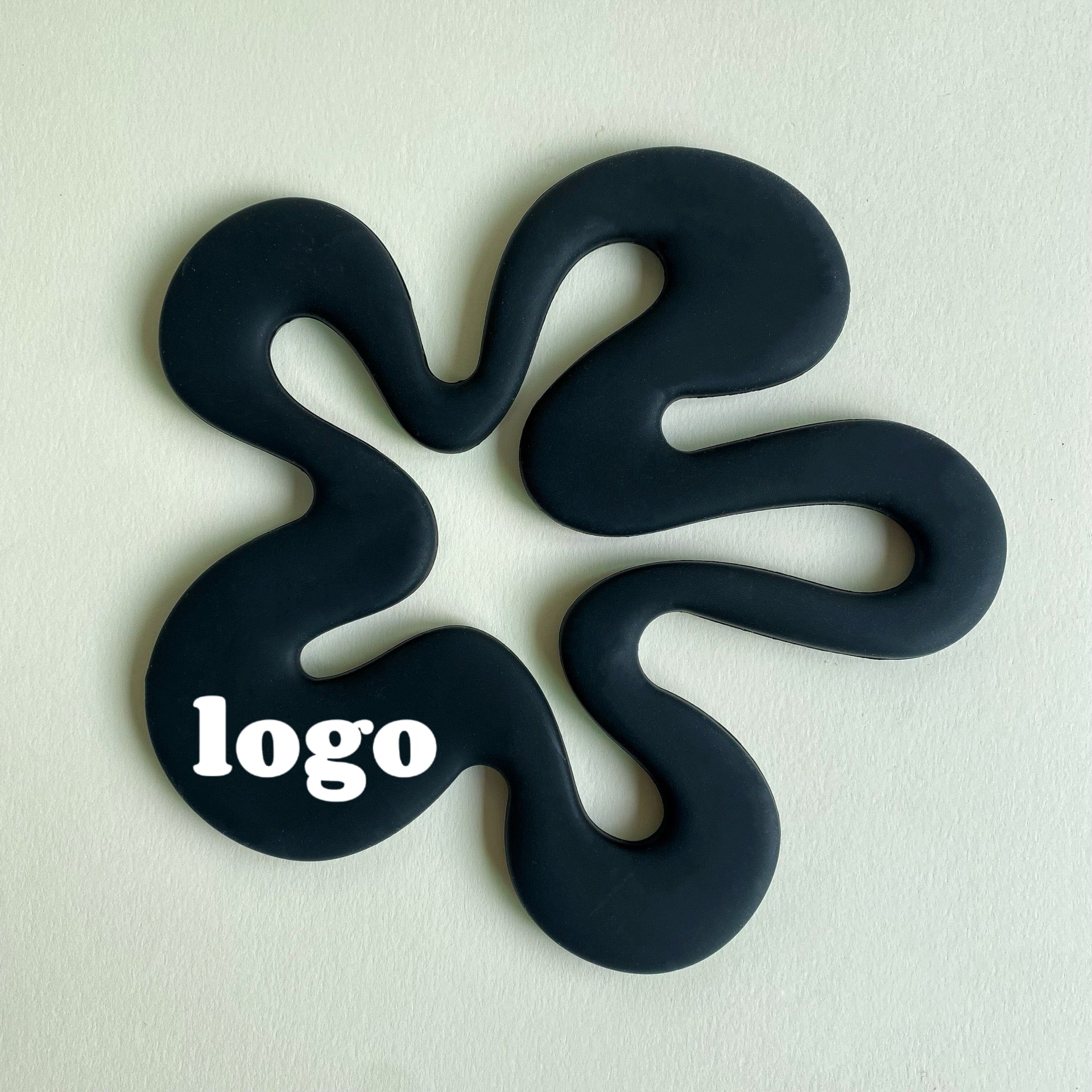 Flower-shaped Silicone Heat Cushion