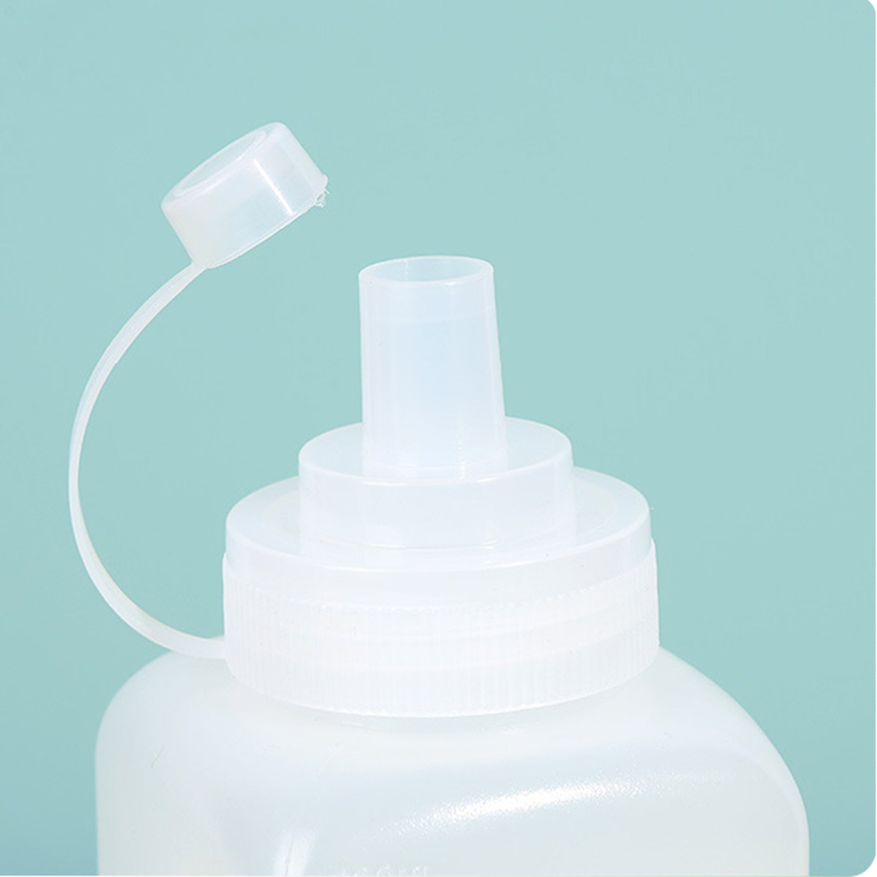 27-Ounce Food-Grade Plastic Squeeze Sauce Bottle with Scale