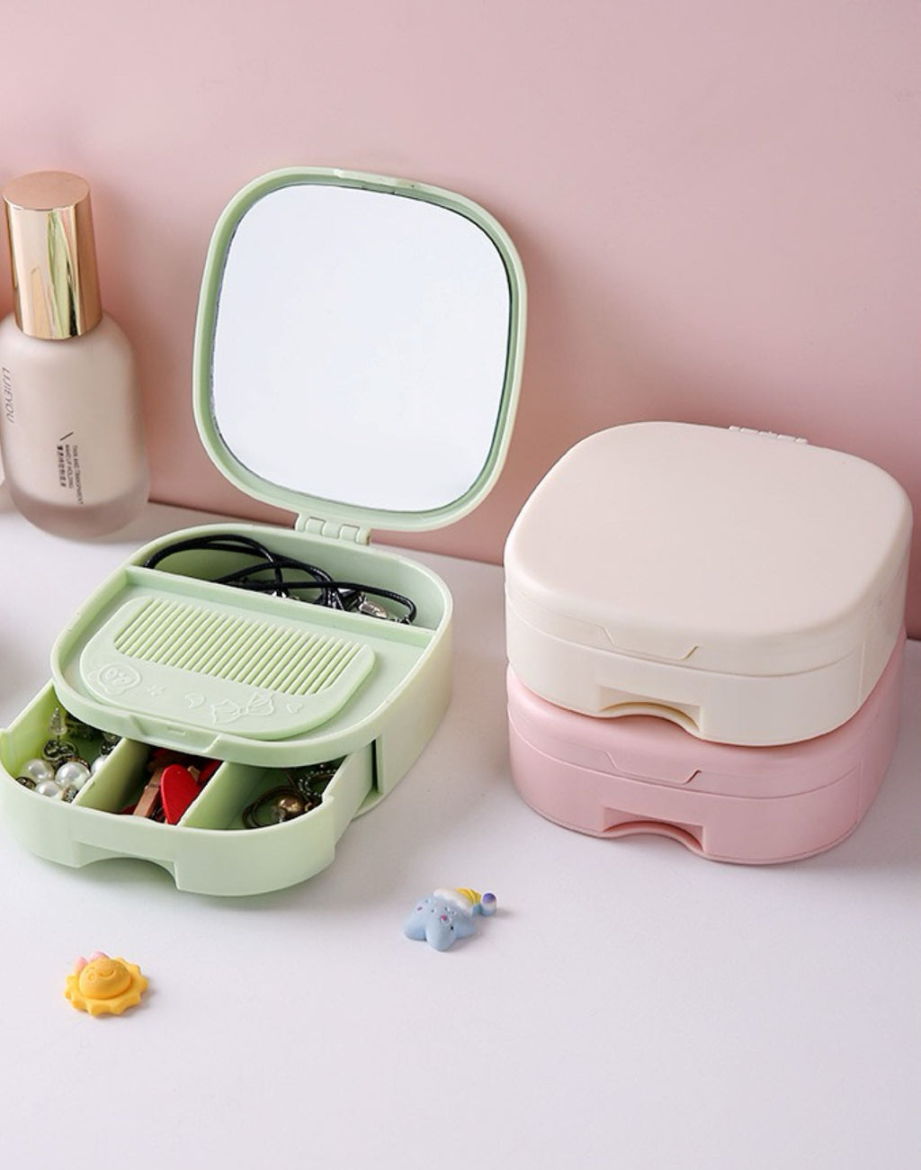Drawer-style Cosmetic Accessory Box