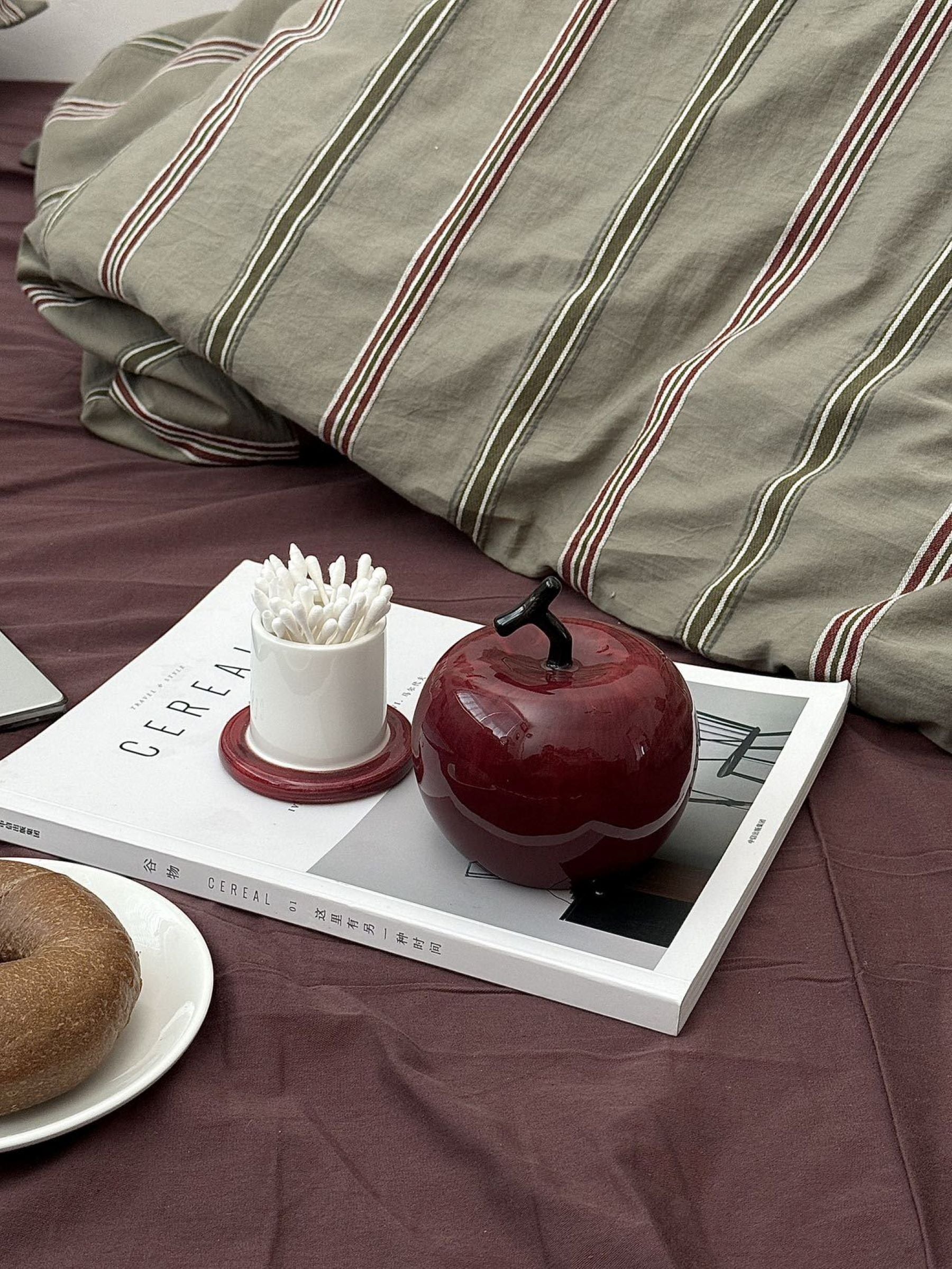 Apple-shaped Storage Box