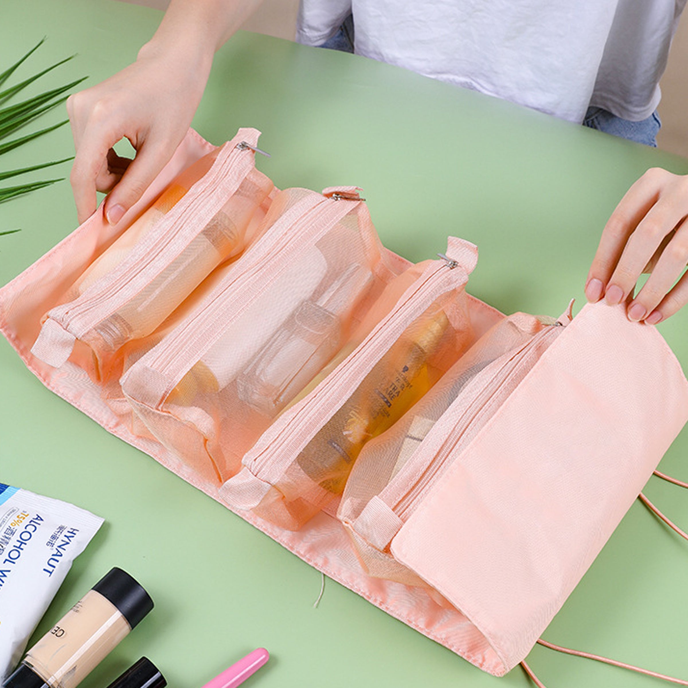 Detachable Cosmefic Bag