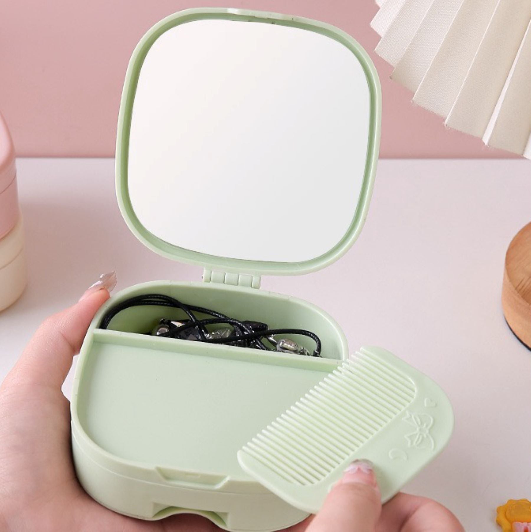 Drawer-style Cosmetic Accessory Box