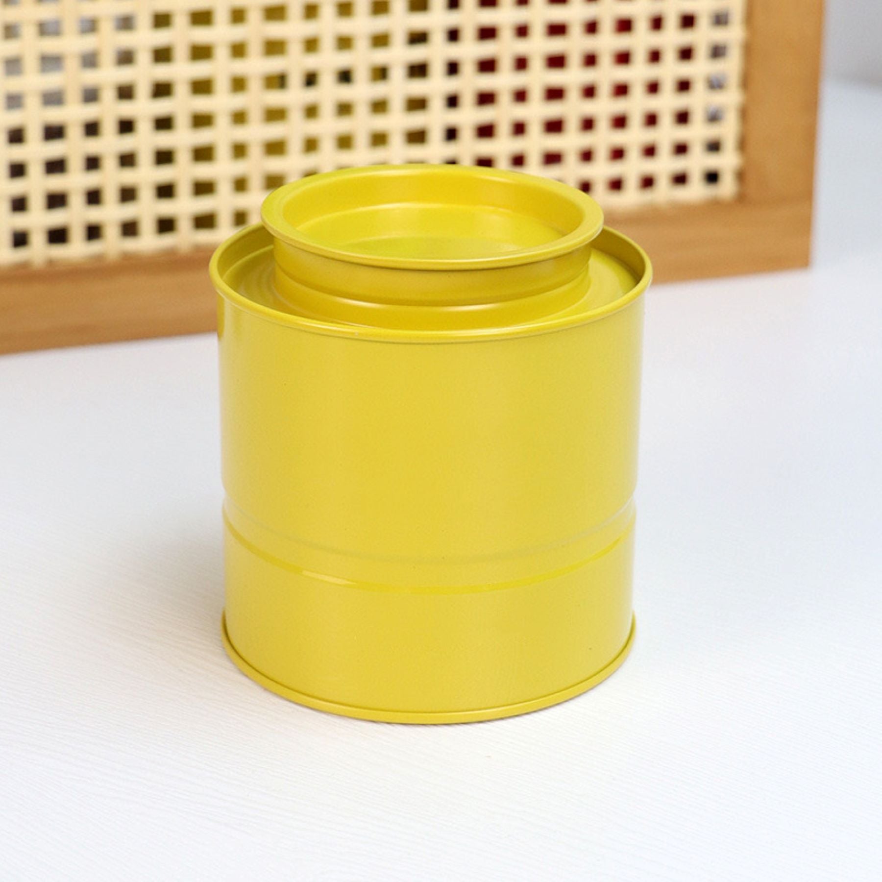 Solid-color Tin box