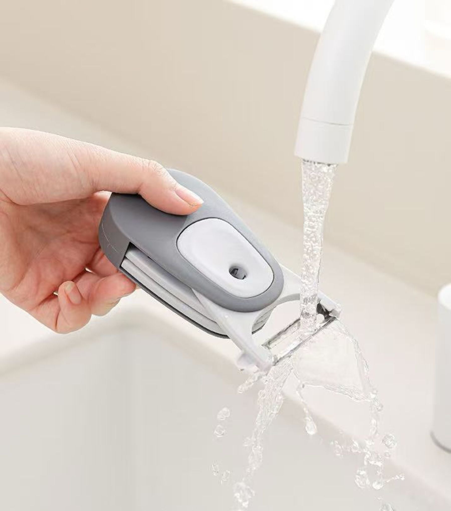 Multifunctional Three-in-One Peeling Knife