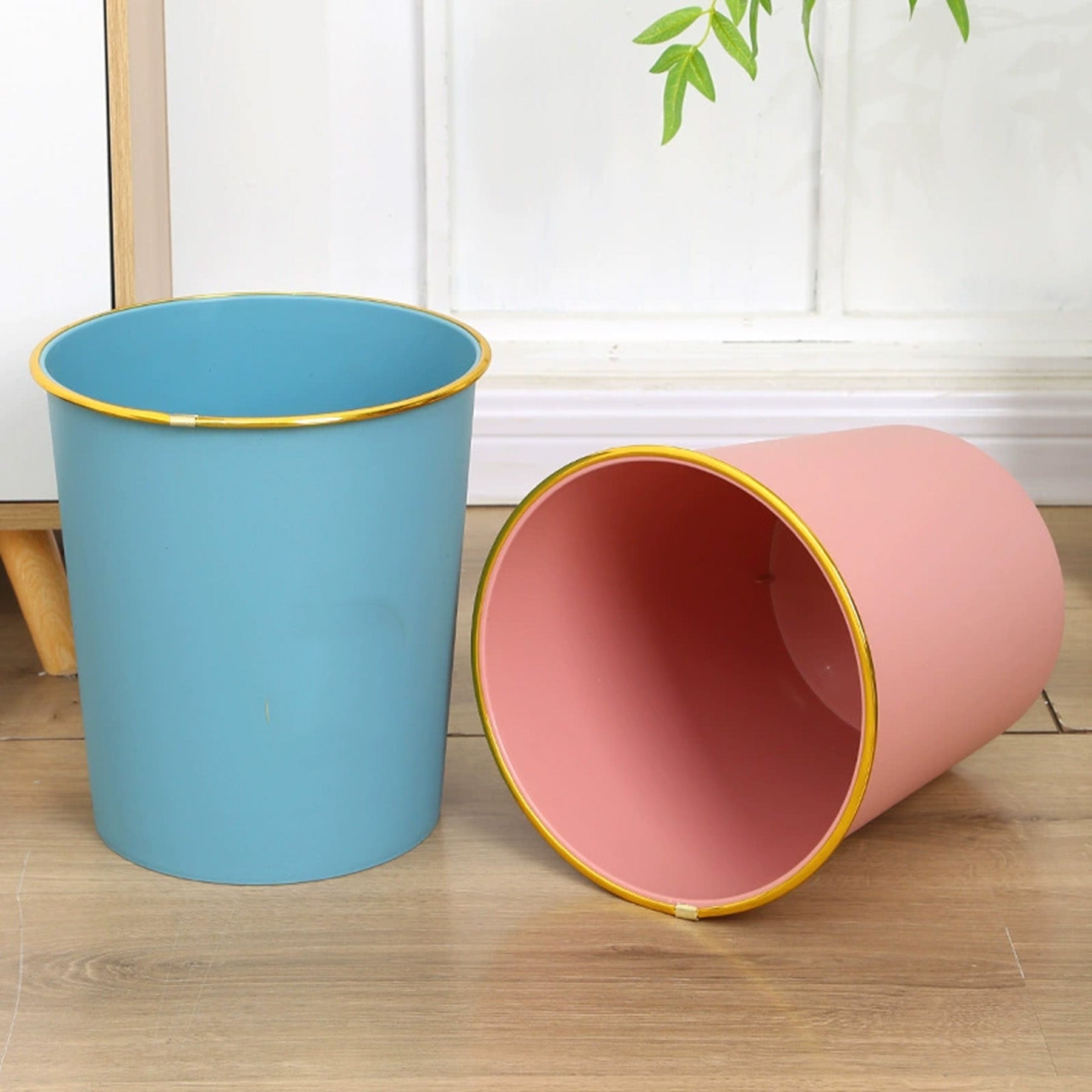 Household Plastic Trash Cans