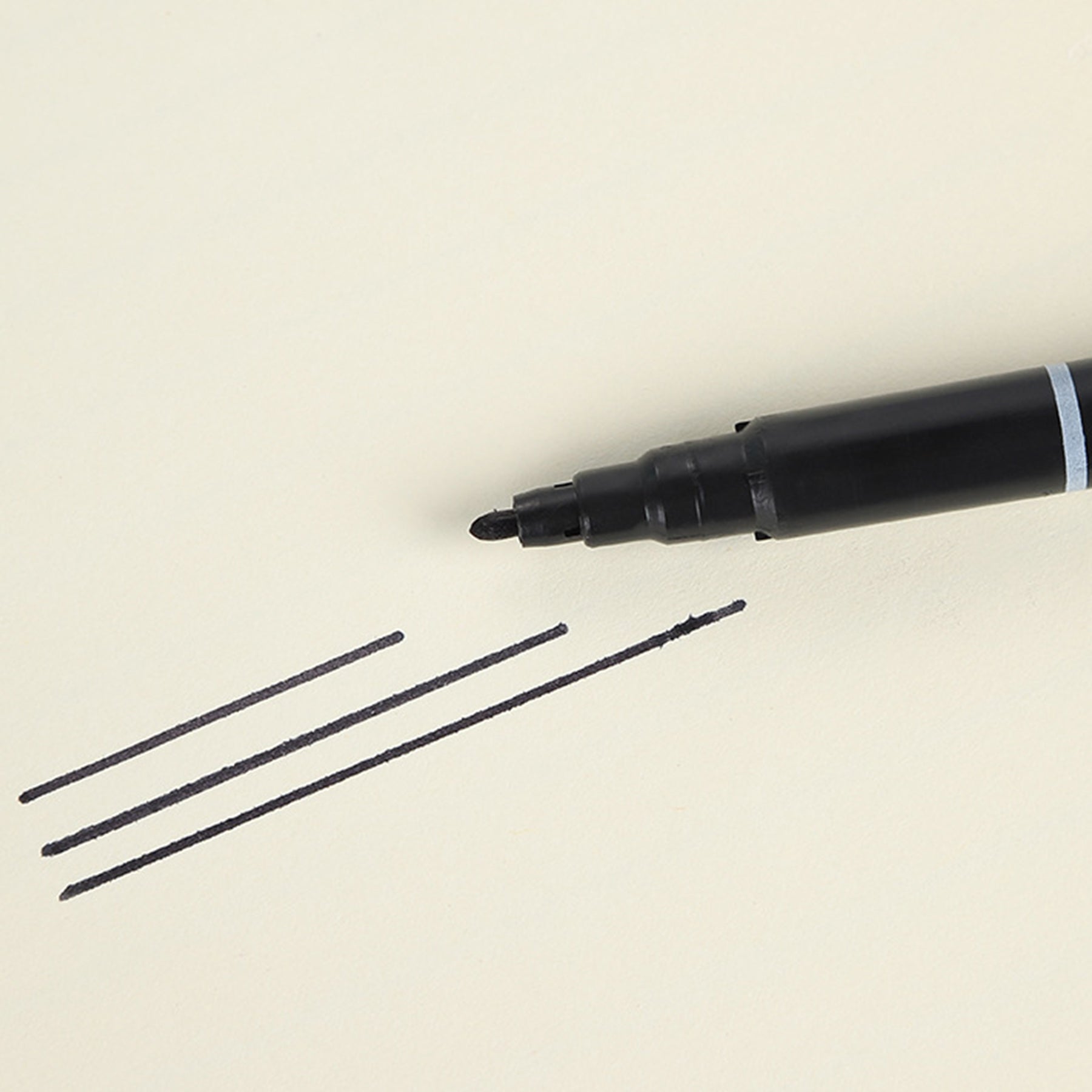 Quick Drying And Fade Resistant Fine Point Oil-based Marker