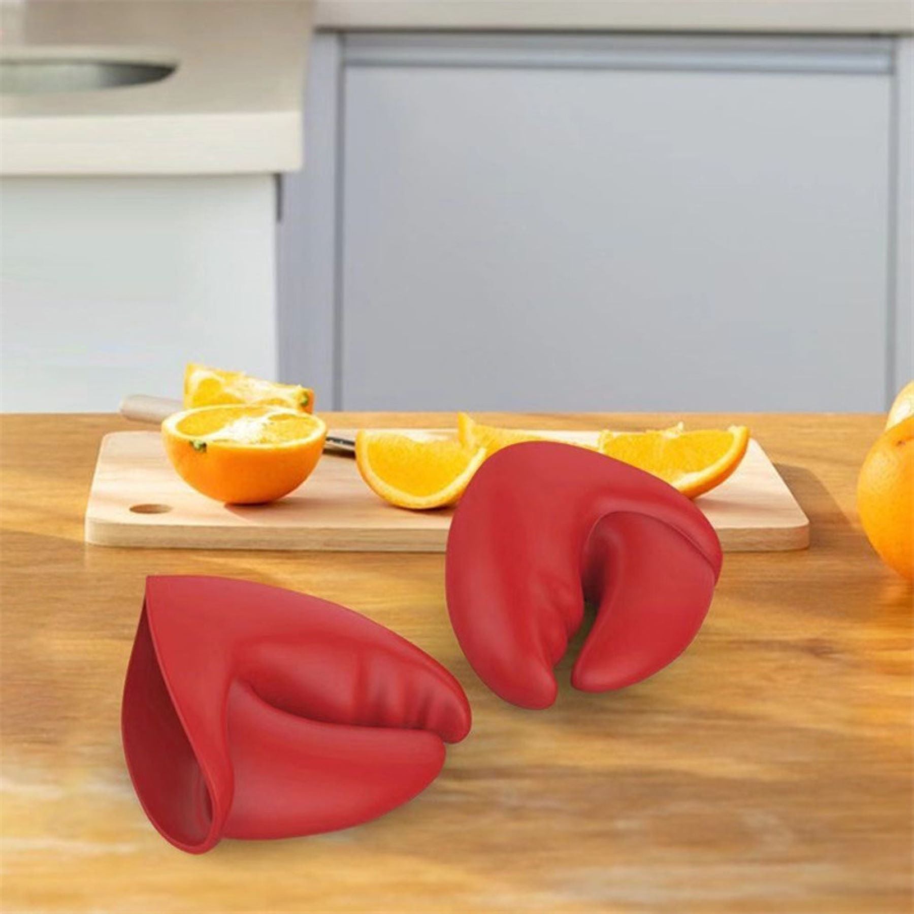 Innovative Lobster Claw Design Heatproof Gloves