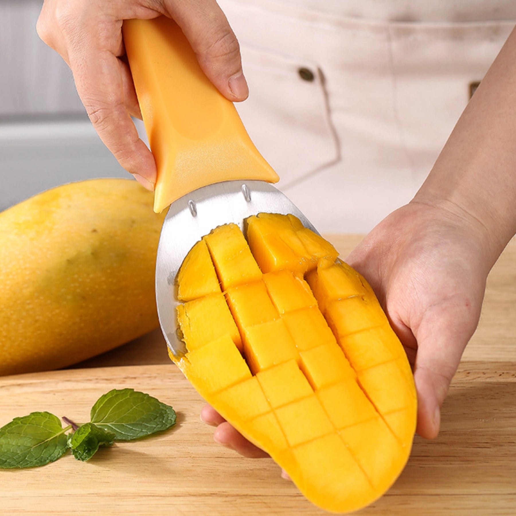 Multifunctional Fruit Divider