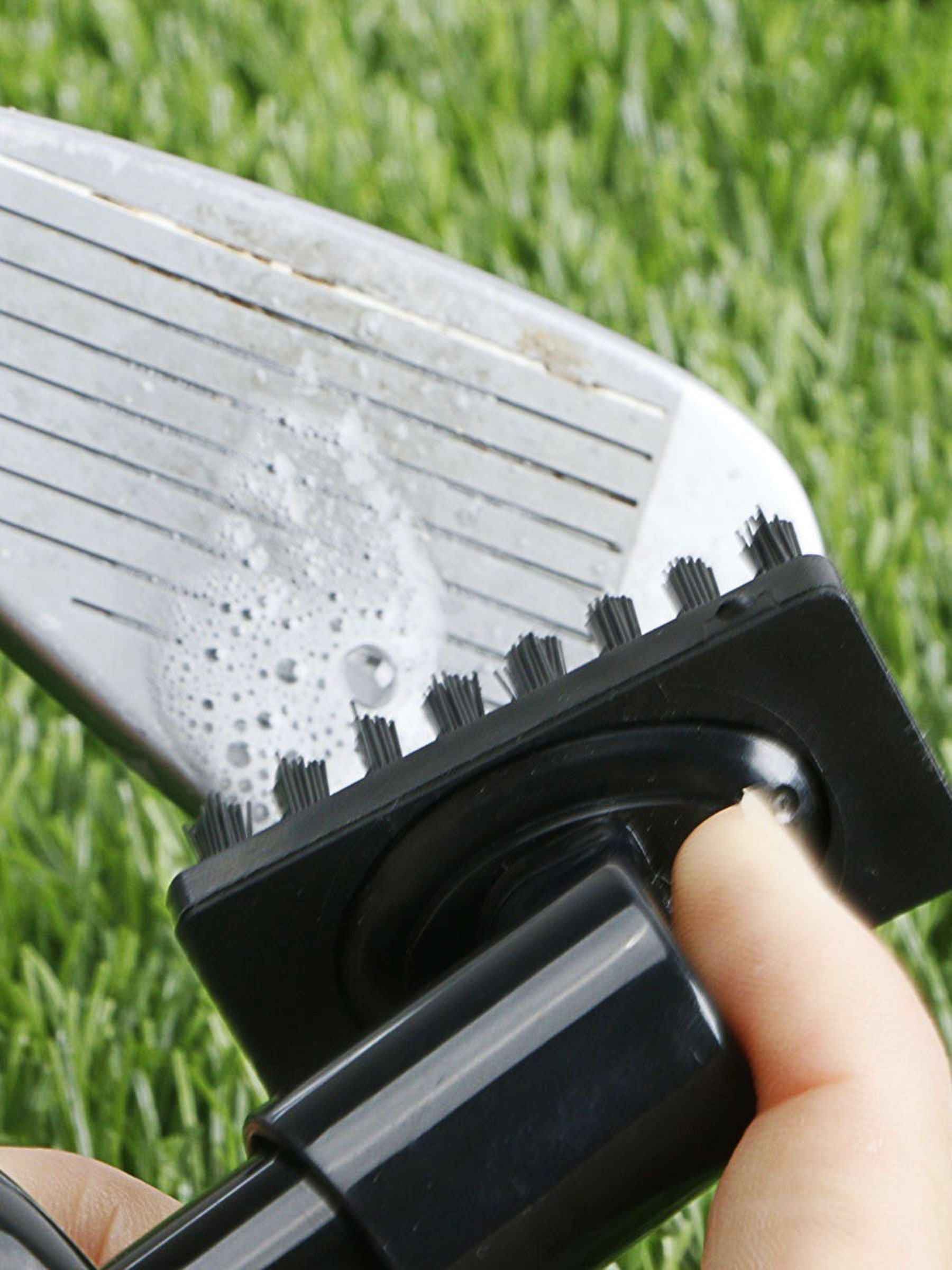Press - Activated Golf Ball Head Cleaning Brush