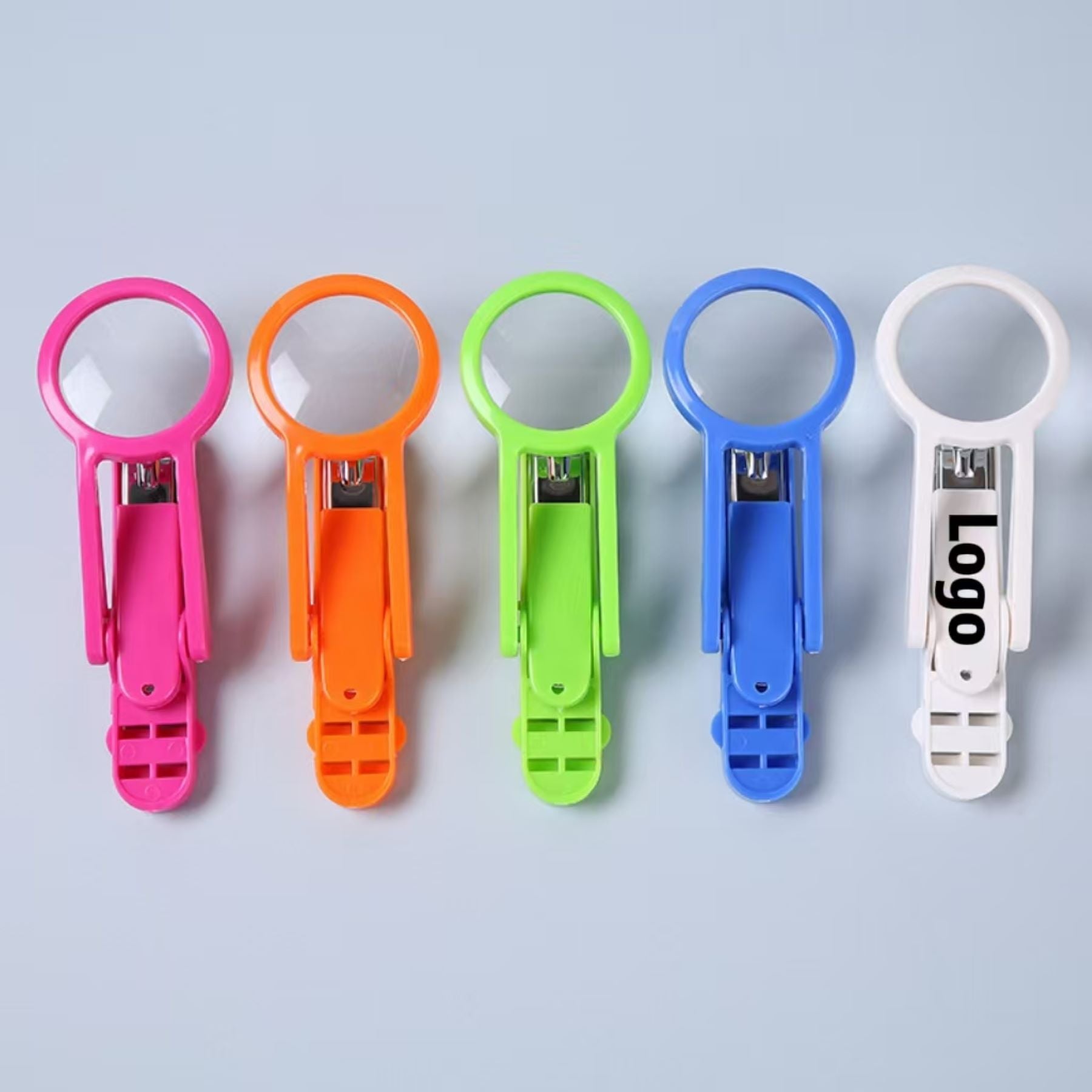 Magnifying Glass-Equipped Nail Clippers