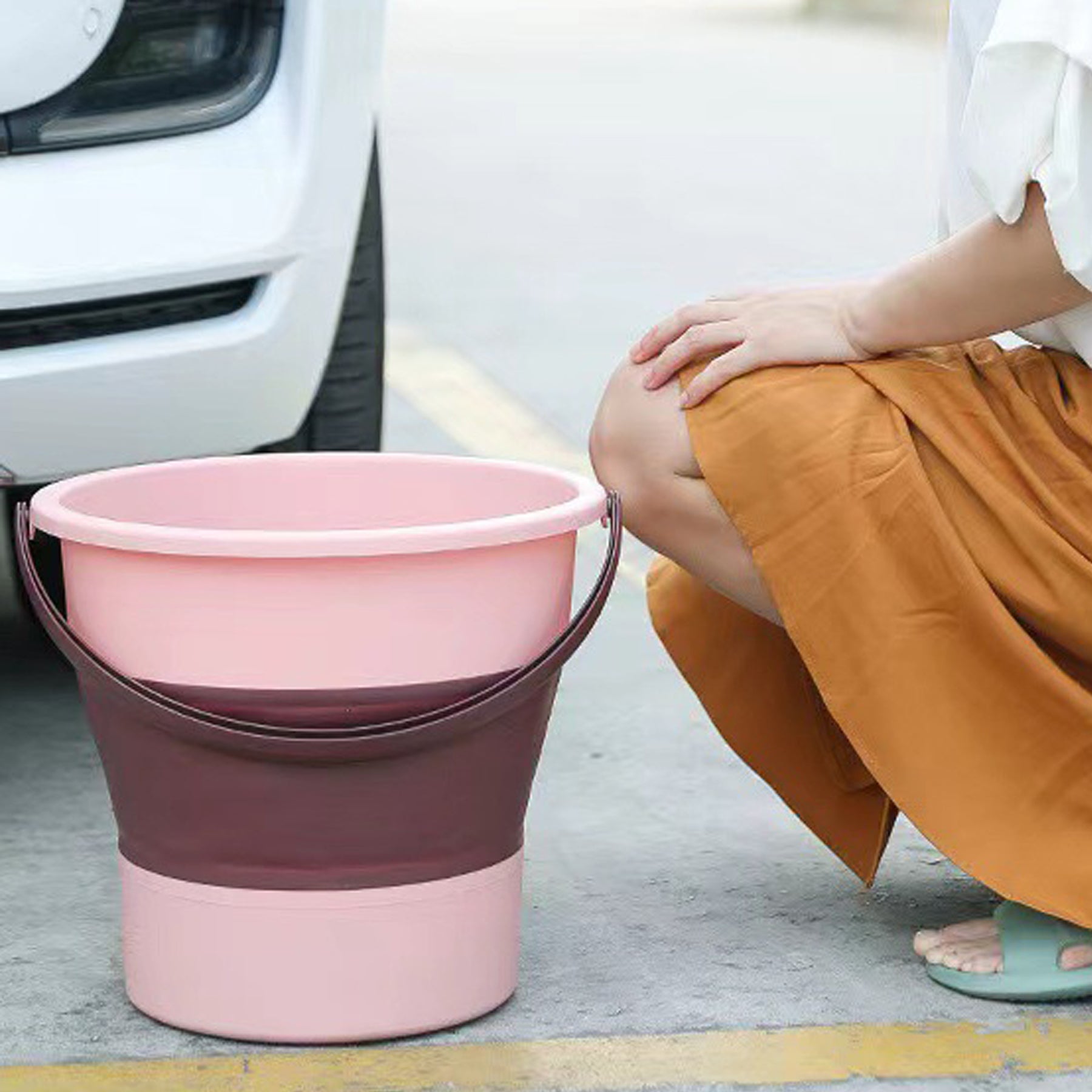 Portable Collapsible Bucket