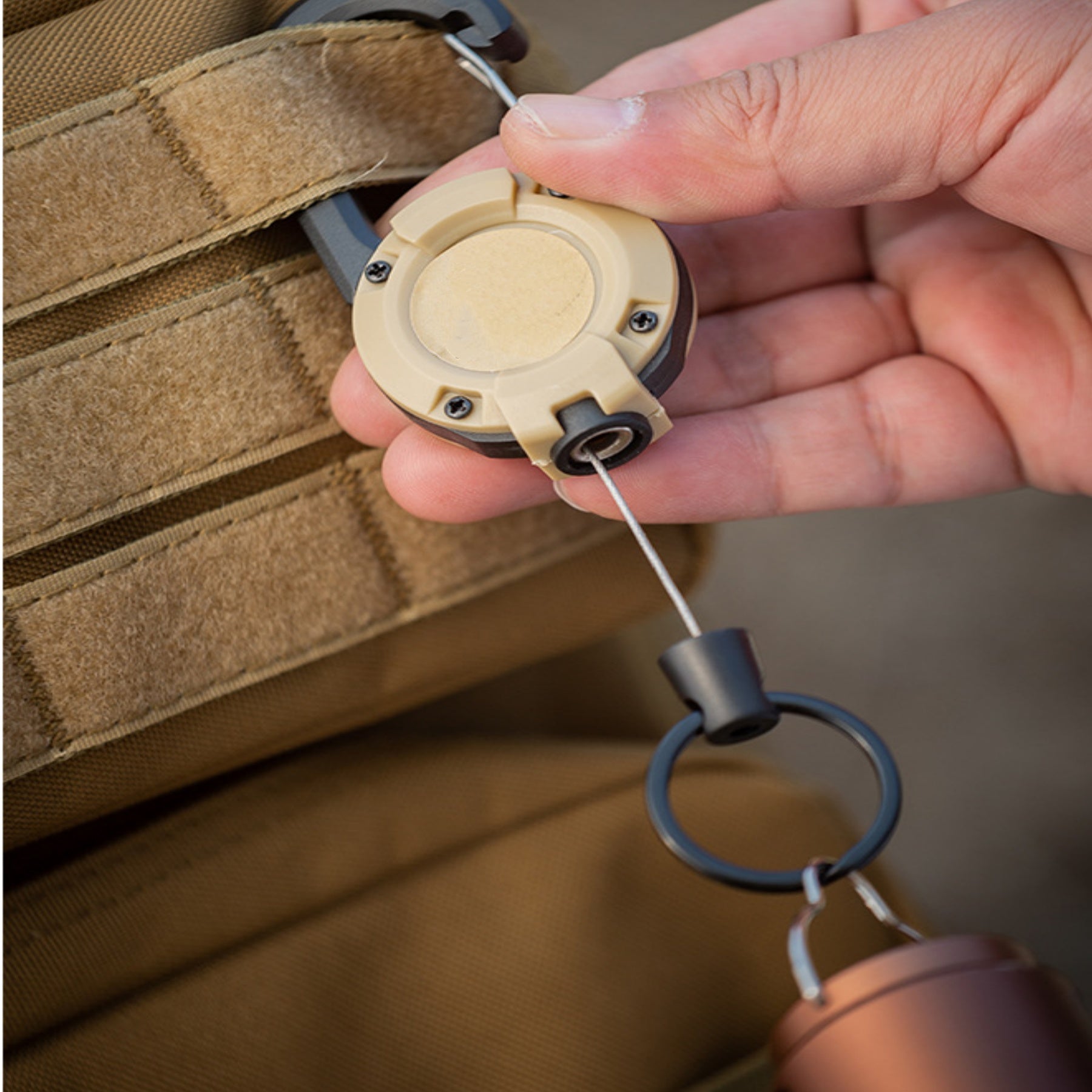 Outdoor Tactical Quick-Release Retractable Buckle