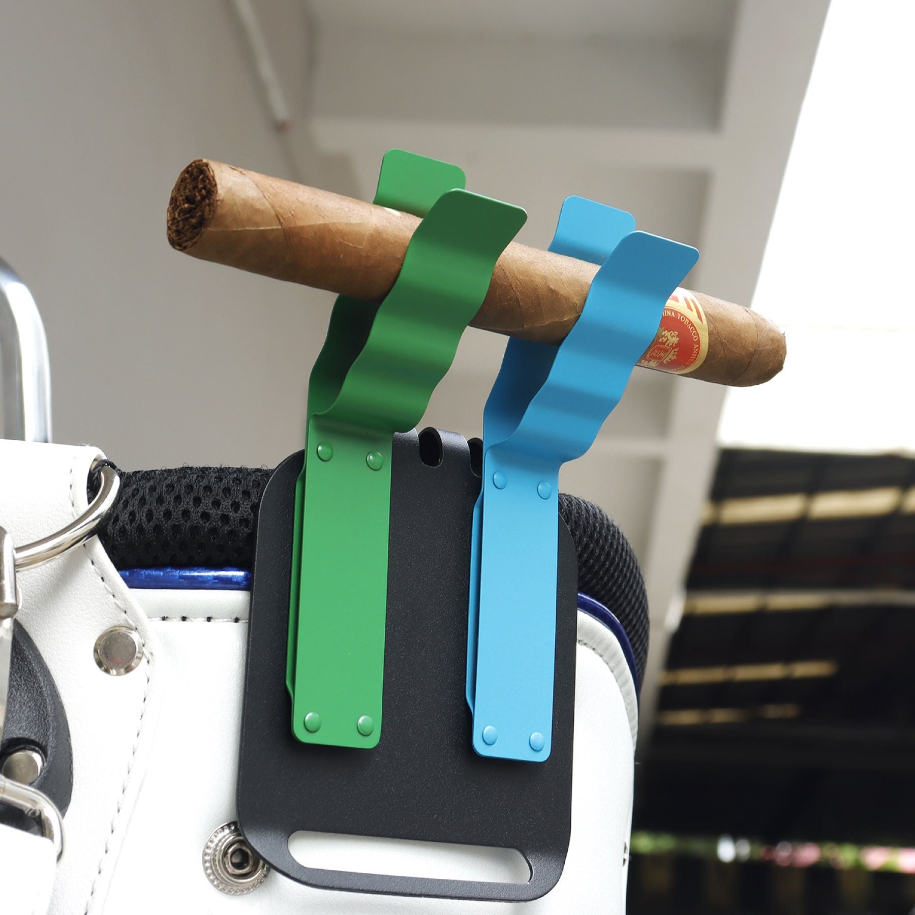 Magnetic Cigar Holder
