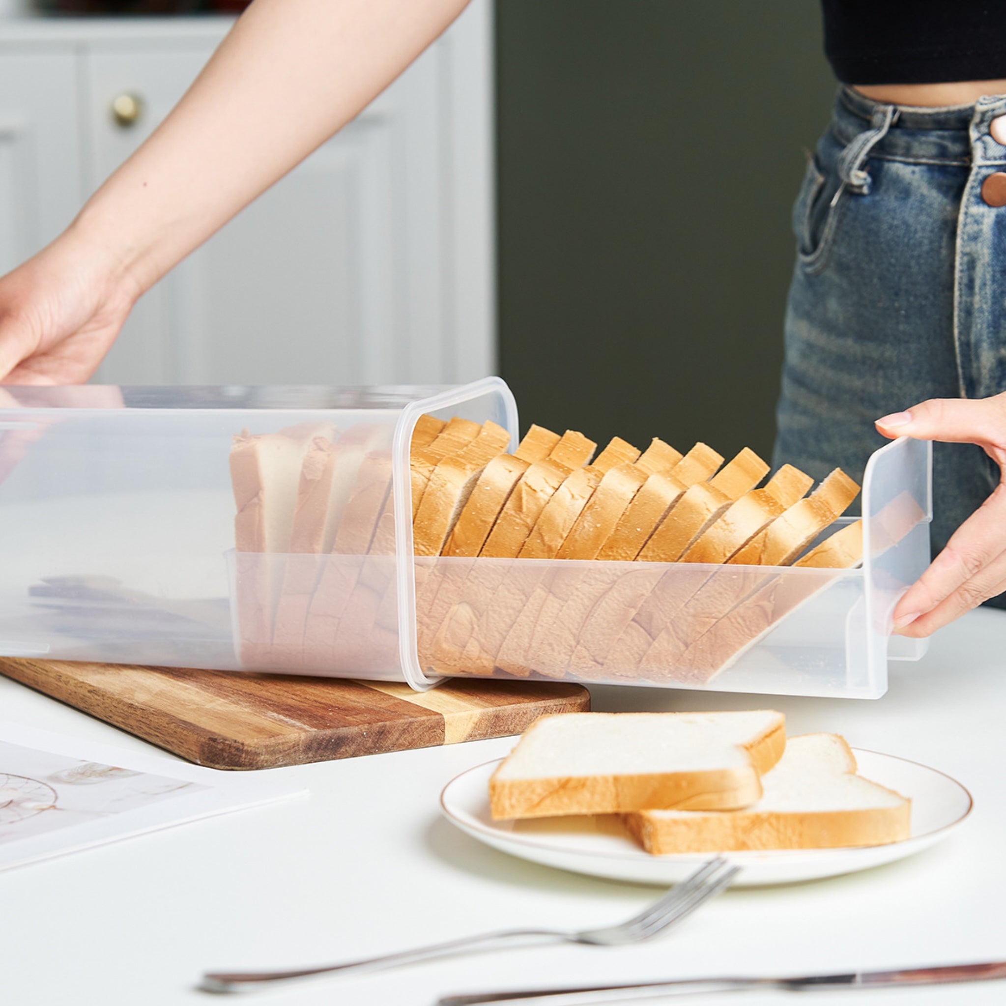 Toast Bread Storage and Fresh-Keeping Box