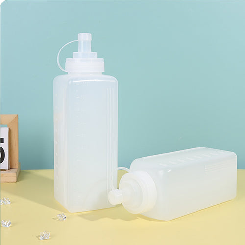 27-Ounce Food-Grade Plastic Squeeze Sauce Bottle with Scale