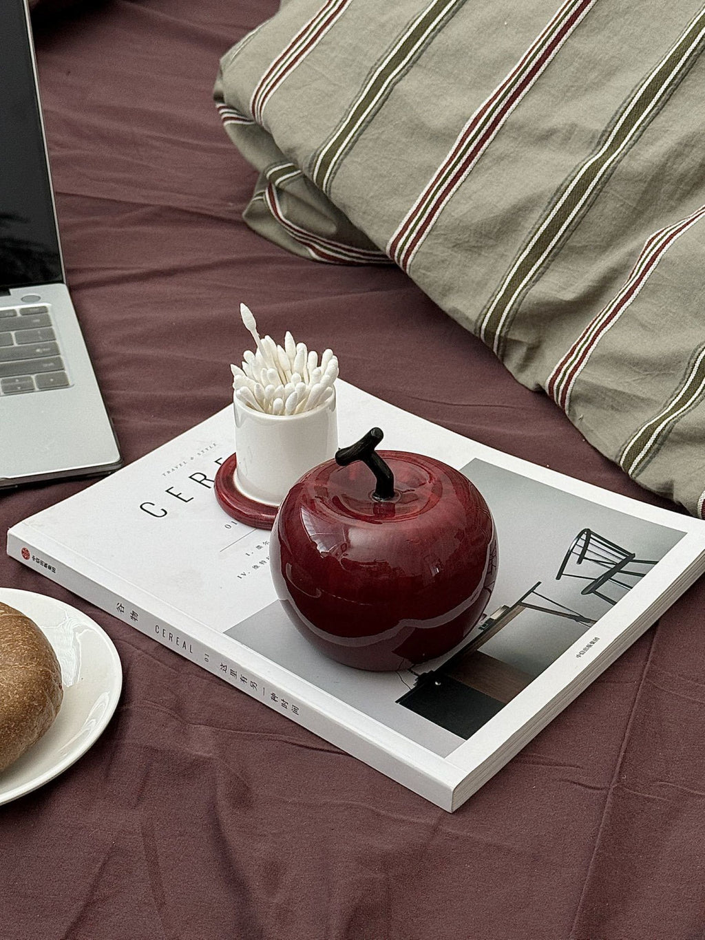 Apple-shaped Storage Box